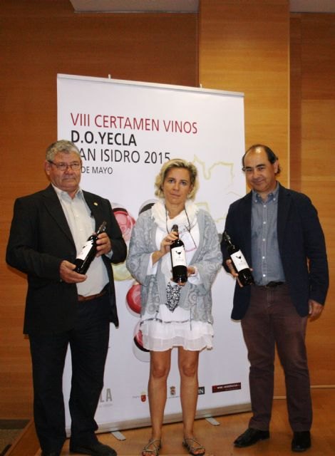 Martínez-Cachá resalta los procesos de selección de uva y elaboración en bodega 'como base de la calidad de los vinos de Yecla'