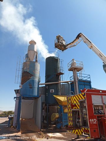 Incendio en un silo de virutas de madera de una fábrica de Yecla
